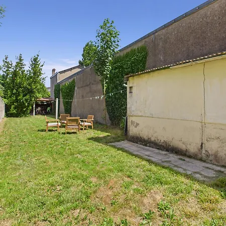 Maison Avec Terrasse Et Jardin A Pour 6 Nyaraló